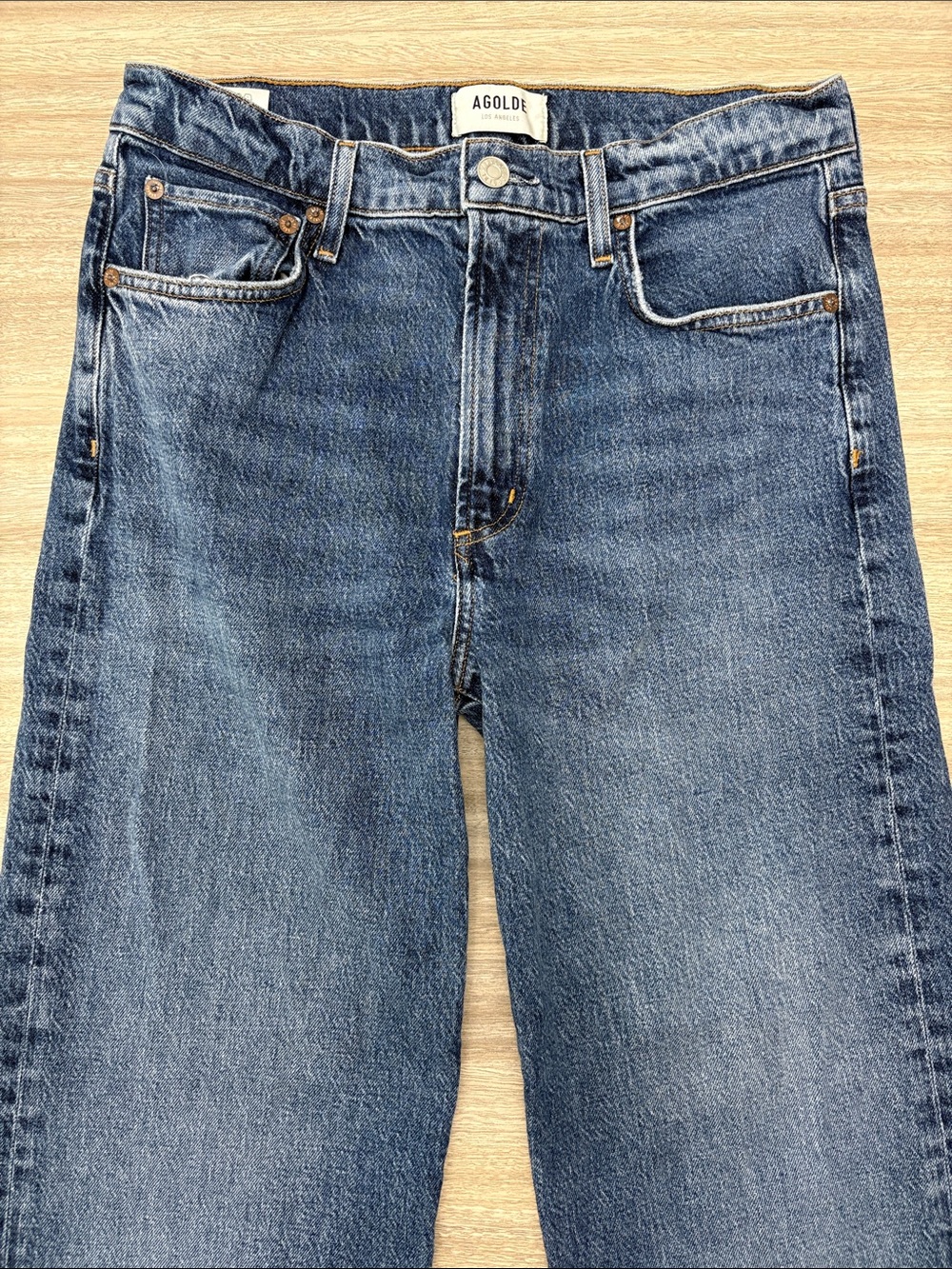 Agolde Harper Straight Leg Jeans in Medium Blue Wash - Picture 7 of 11